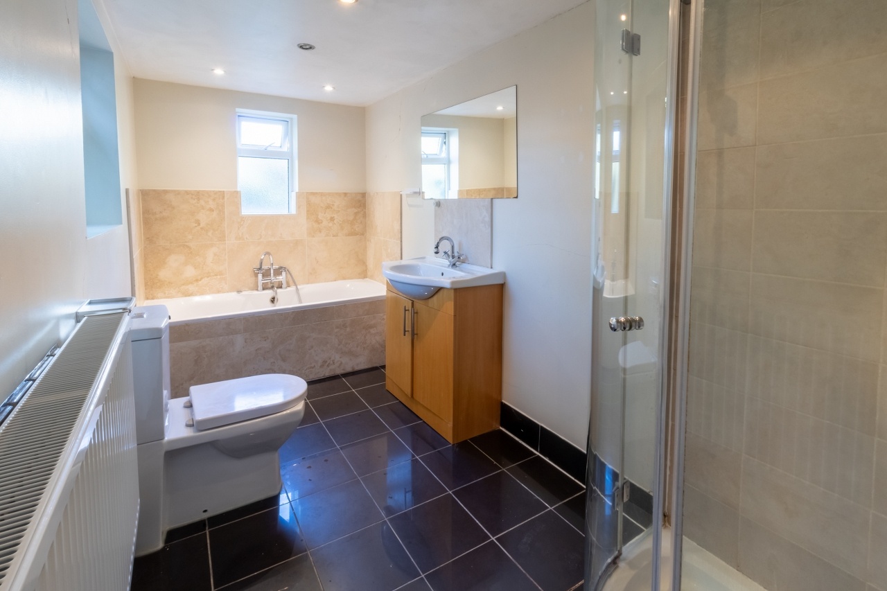 Additional image 10 of 2 Bed Flat, Ground Floor Maisonette, SW8, N1 7GU