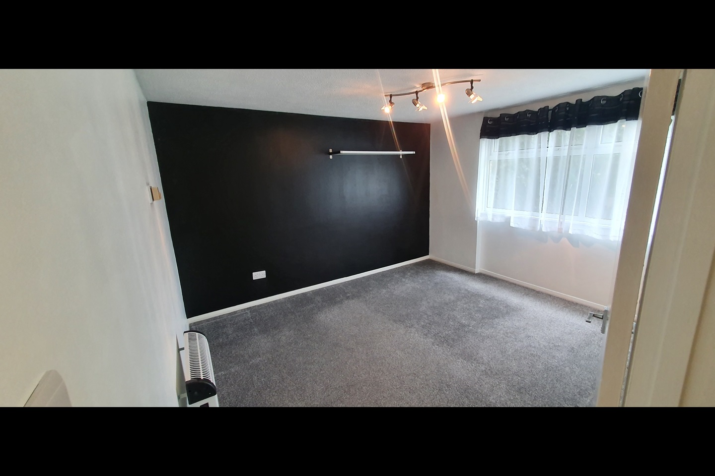 Gillingham 2 Bed Flat, Rainham, ME8 To Rent Now for £1,150.00 p/m