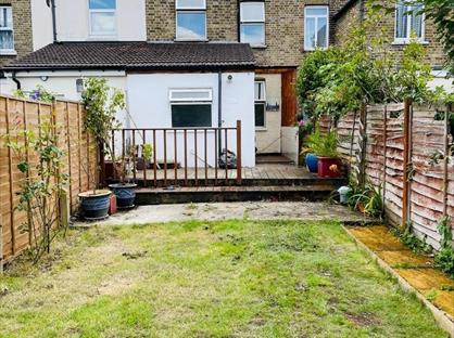 4 Bed Terraced House, Sorrento Road, SM1