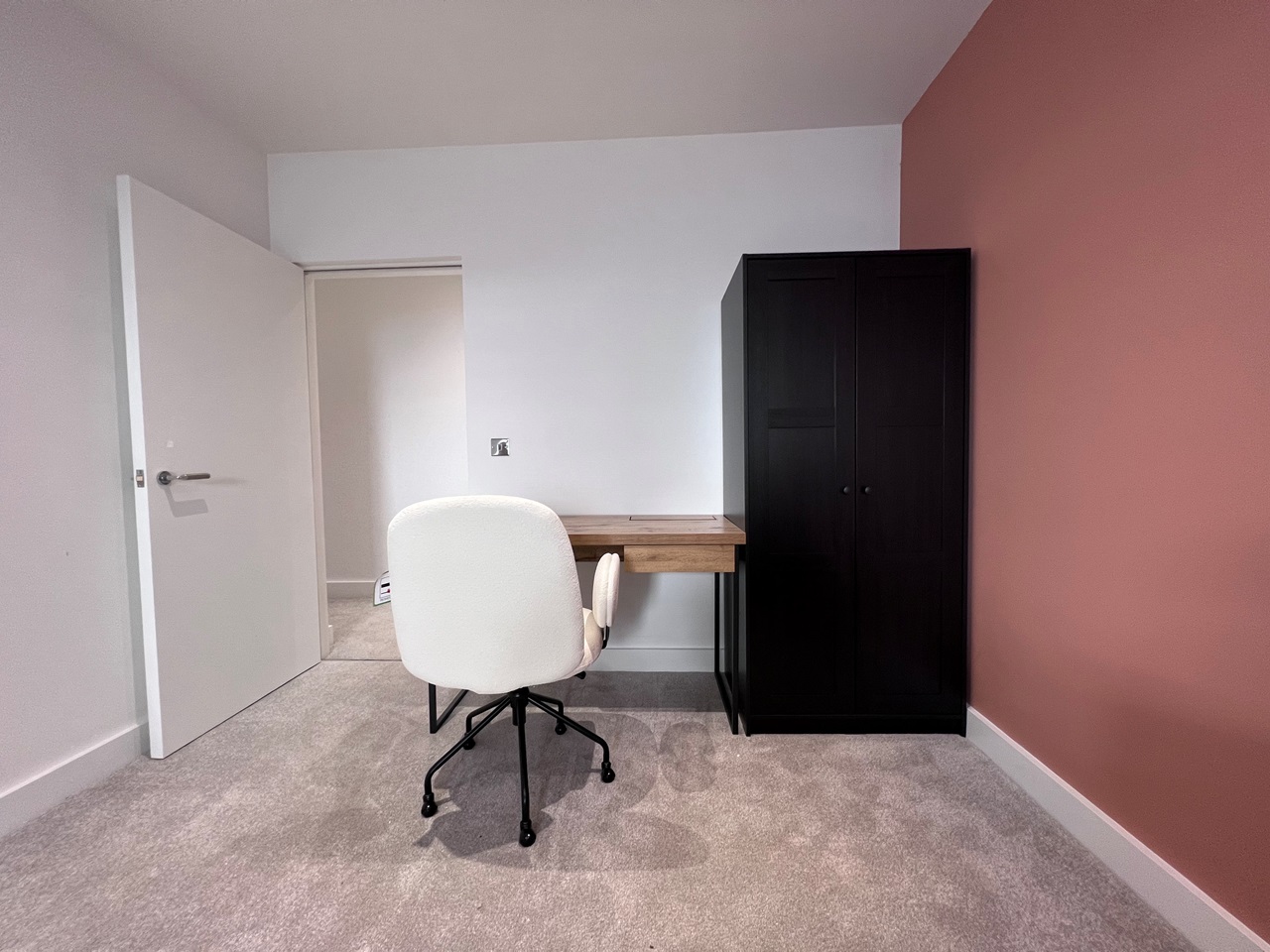 1 Bed Flat, New Briggate, LS2 photo 4