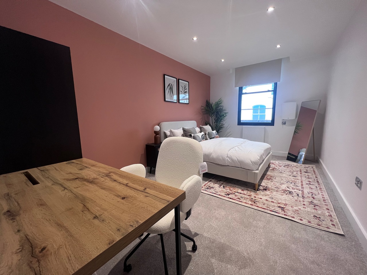1 Bed Flat, New Briggate, LS2 photo 3