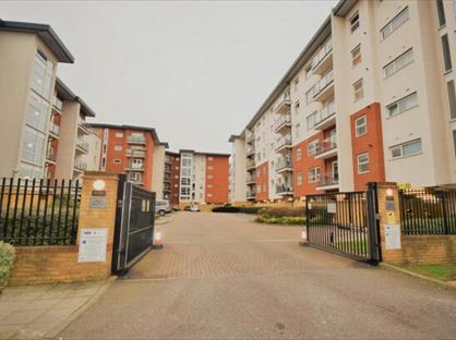 2 Bed Flat, Tamblin Way, AL10