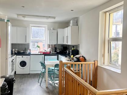 Room in a Shared House, Neath Road, PL4