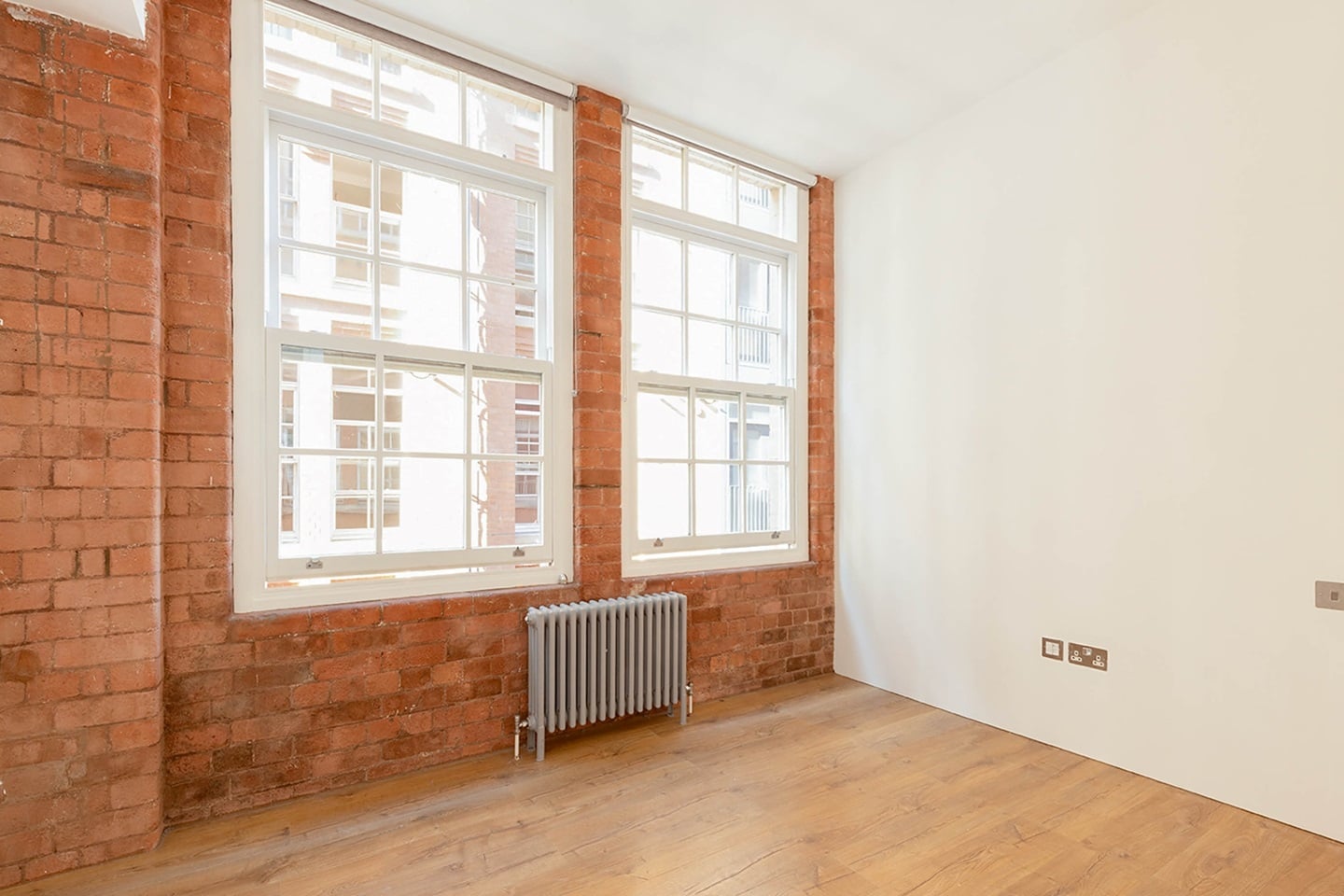 2 Bed Flat, The Jam Factory, SE1 photo 3