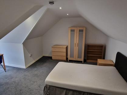 5 Bed Semi-Detached House, King Edwards Road, SA1