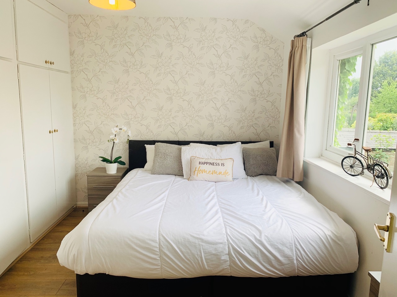 4 Bed Semi-Detached House, Long Reach Road, CB4, N1 7GU