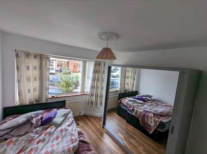 3 Bed Bungalow, Philip Road, RM13