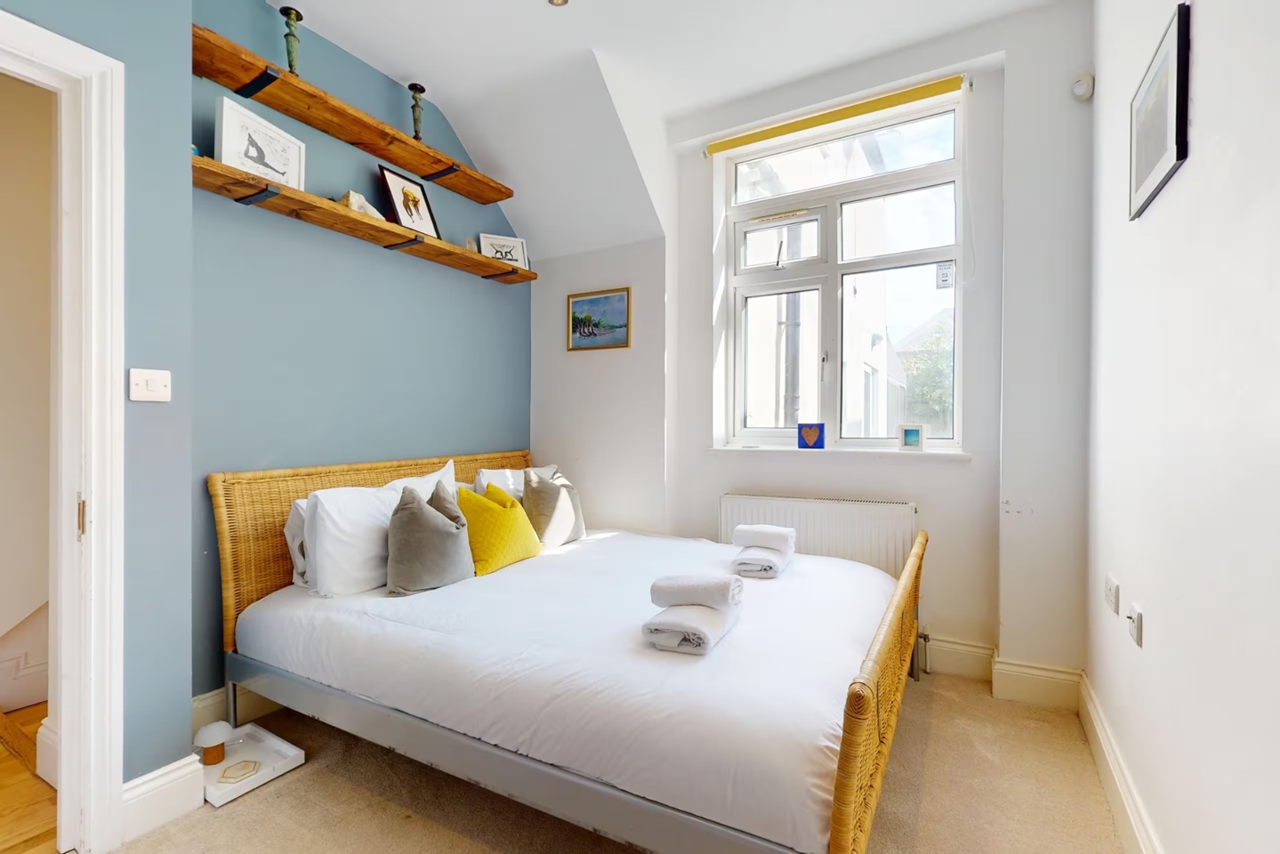 2 Bed Flat, Charteris Road, NW6 photo 2