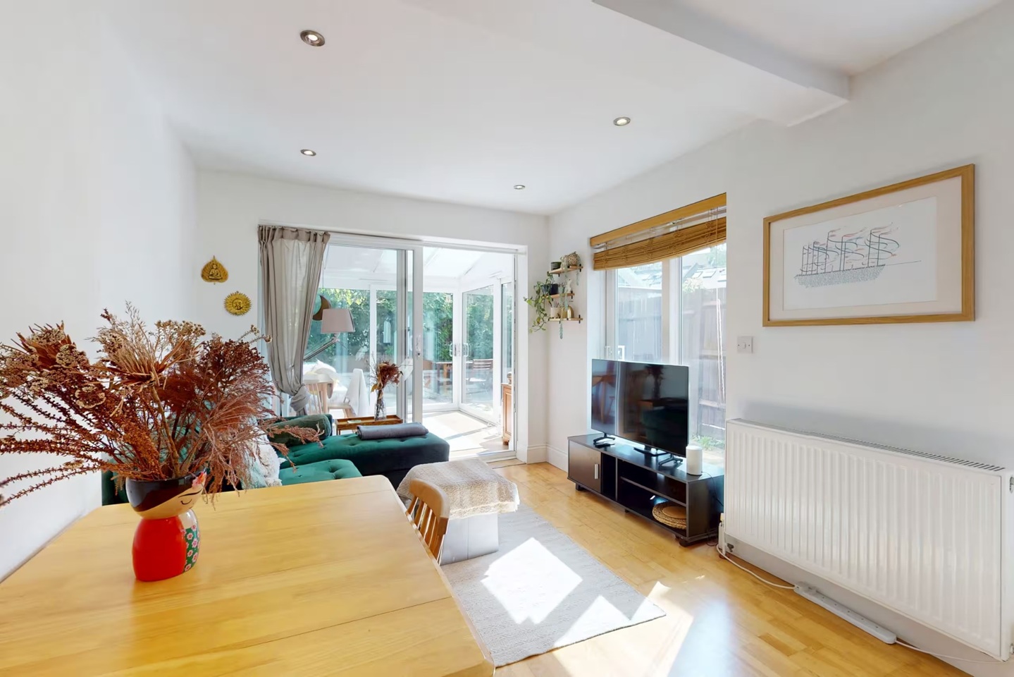 2 Bed Flat, Charteris Road, NW6 photo 3