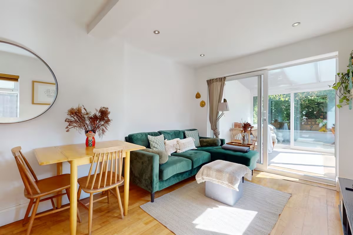 2 Bed Flat, Charteris Road, NW6 photo 5
