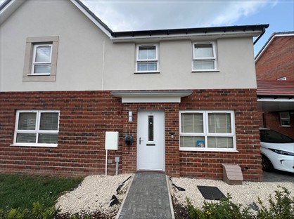 3 Bed Semi-Detached House, Coronet Road, HP22