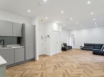 2 Bed Flat, High Street, E11