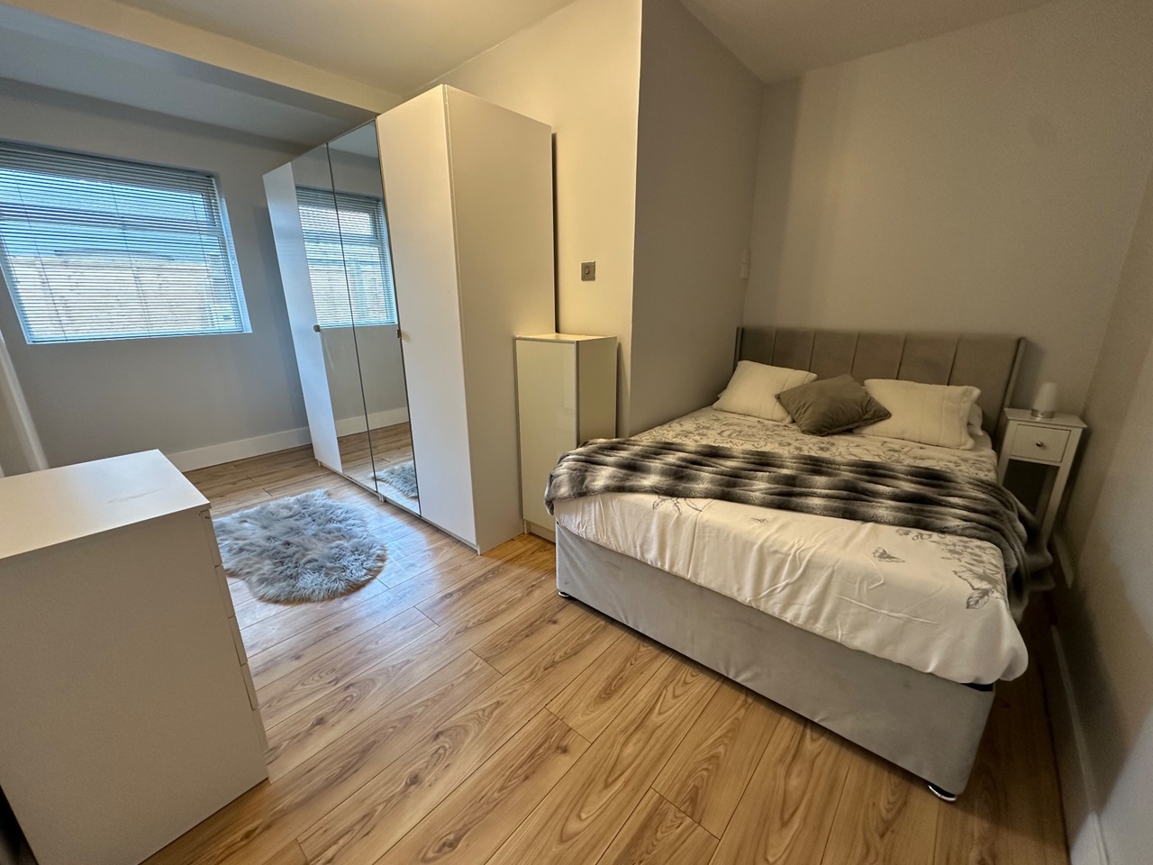 London 1 Bed Flat, Claremont Road, NW2 To Rent Now for £1,800.00 p/m