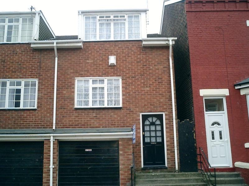 Wallasey 2 Bed SemiDetached House, Wright Street, CH44 To Rent Now