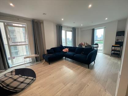 2 Bed Flat, Effra Gardens, E16