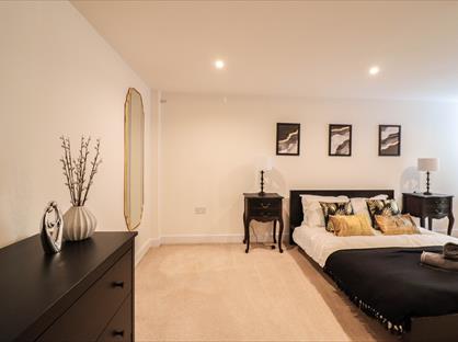 2 Bed Flat, Denmark Road, SE5