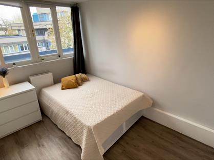 Room in a Shared House, Holmefield House, W10