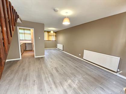 2 Bed Terraced House, Craybury End, SE9