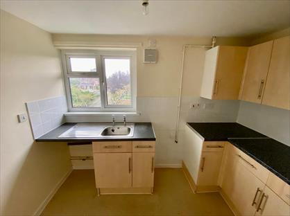 2 Bed Flat, Grove Court, SY4