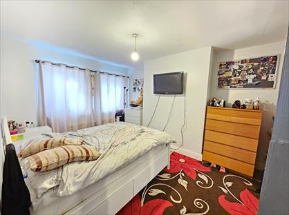 2 Bed Maisonette, Brentfield Road, NW10