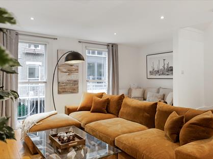 3 Bed Terraced House, Cinnamon Row, SW11