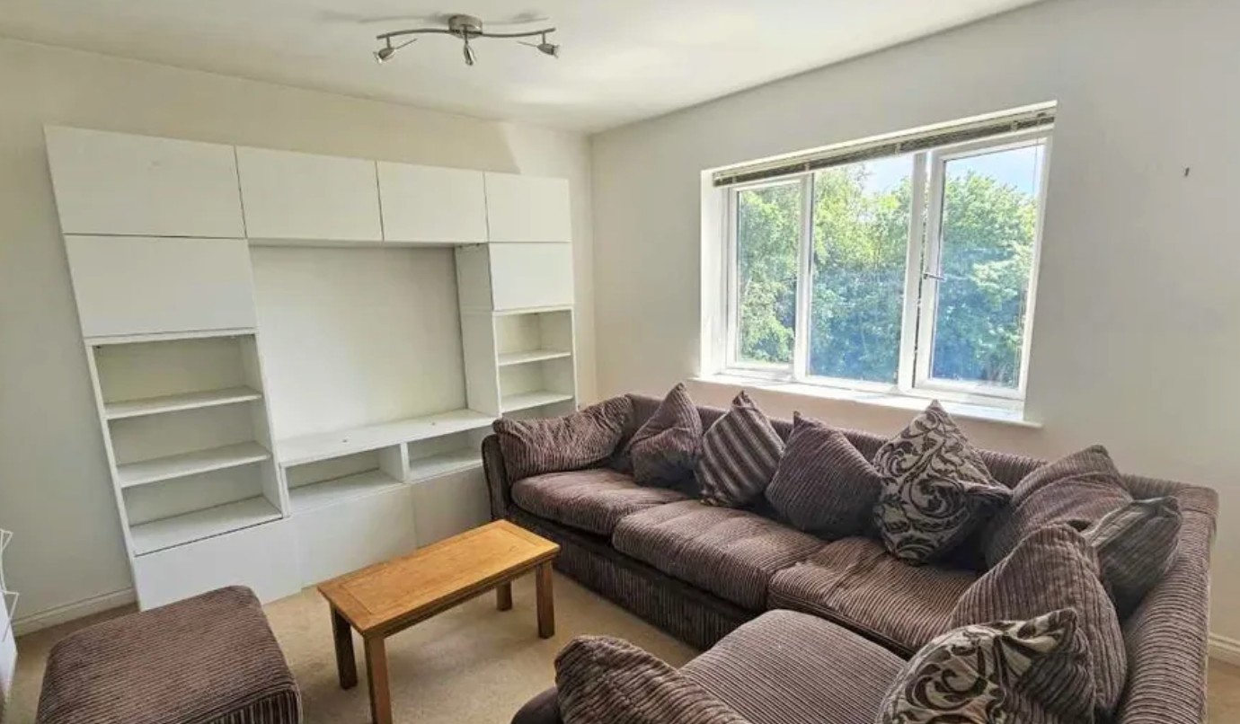2 Bed Flat, Holly Way, LS14 photo 5