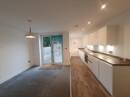 3 Bed Semi-Detached House, Roman Road, M35