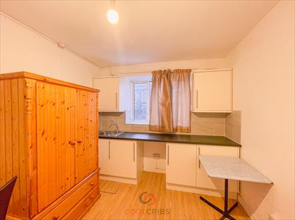 Bedsit, Holloway Road, N7
