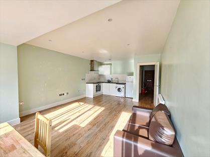 1 Bed Flat, Park Street, LU1