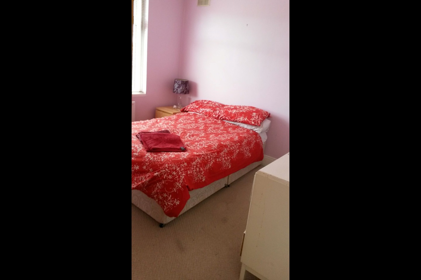 Egham Room in a Shared House, Denham Road, TW20 To Rent Now for £