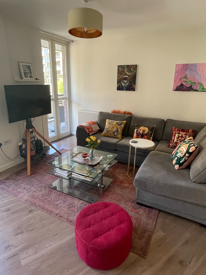 London - 2 Bed Flat, Maypole Court, E3 - To Rent Now for £2,650.00 p/m