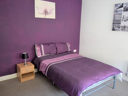 Room in a Shared House, Canal Road, S80