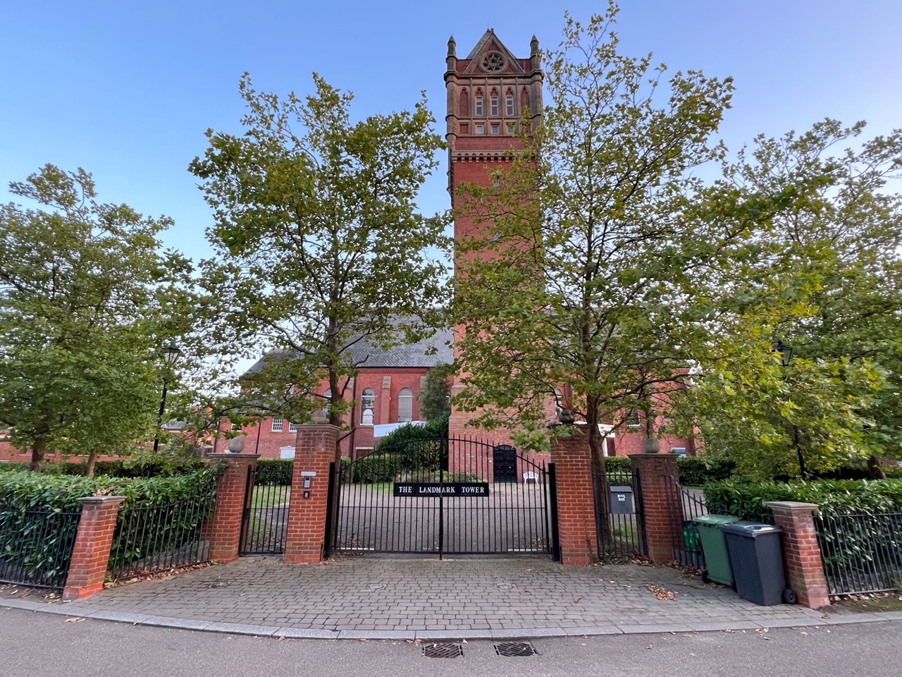 Repton Park, Woodford Green 2 Bed Penthouse, Cheltenham House, IG8 To Rent Now for £2,500.00 p/m