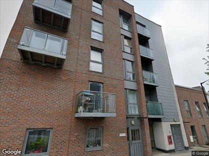 2 Bed Flat, Drumvaich House, E14