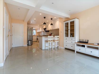 5 Bed Terraced House, Langley Park Road, SM2