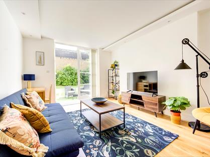 1 Bed Flat, Little Venice, W9