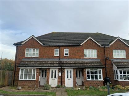 2 Bed Flat, Orchard Court, TN23