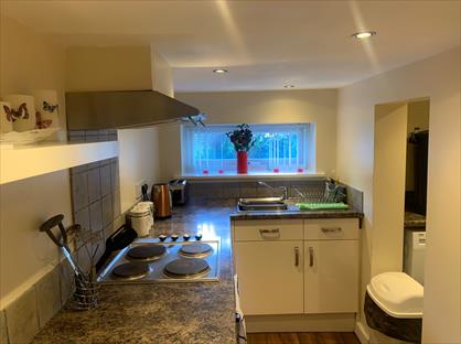 2 Bed Detached House, Northfield Lane, WF4