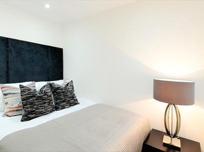 1 Bed Flat, Somerset Court, W8