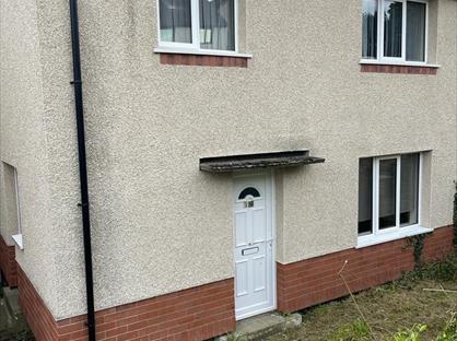 3 Bed Semi-Detached House, Hill Estate, WF9
