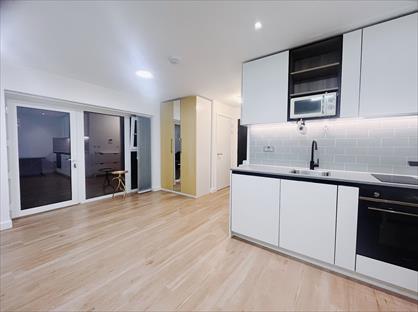 Studio Flat, Commander Avenue, NW9