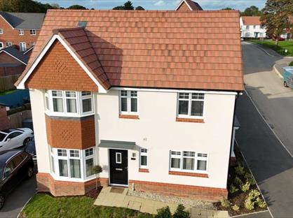 3 Bed Detached House, Queen Eleanor Avenue, NG31