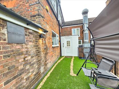 2 Bed Flat, Crown Street, AL3