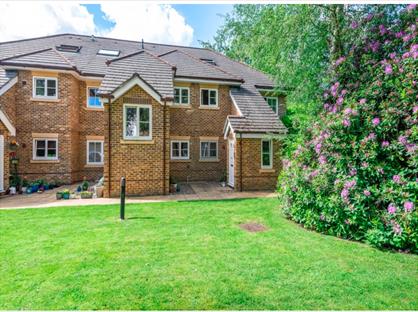 2 Bed Flat, Tides End Court, GU15