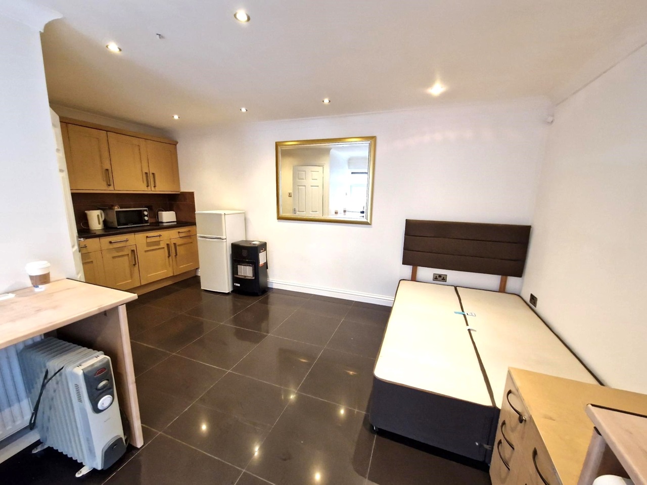 Southall Studio Flat, Kingsbridge Crescent Annex, UB1 To Rent Now