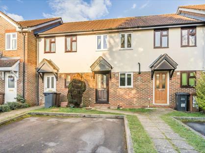 2 Bed Terraced House, Walled Meadow, SP10