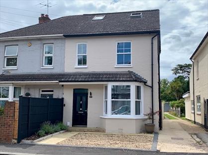 Room in a Shared House, Brighton Road, KT15