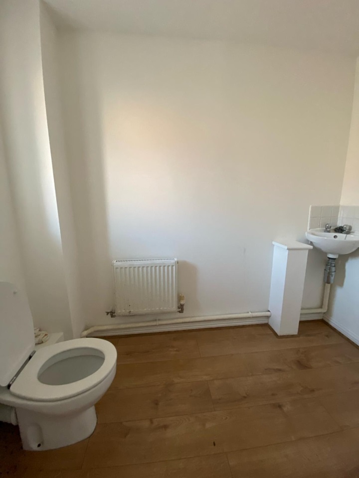 Manchester 3 Bed Detached House, Olanyian Drive, M8 To Rent Now for