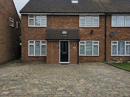 3 Bed Semi-Detached House, Windsor Drive, SG14