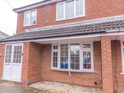 3 bed semi-detached house for rent in 3 Bed Semi-Detached House, Nhs Bills Included, DN33